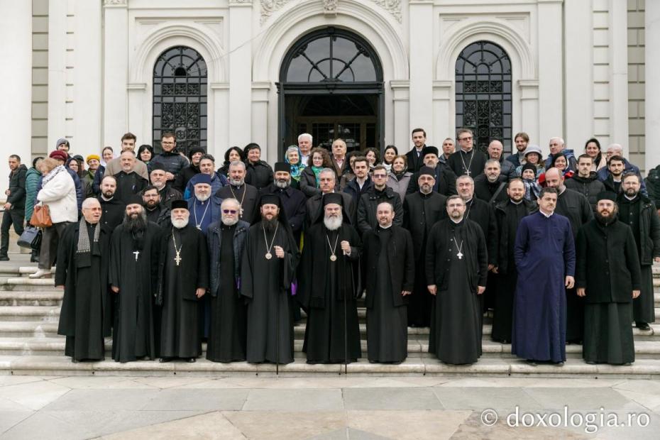 „Troița de arhierei” la Catedrala Mitropolitană: Studenții și profesorii Facultății de Teologie și-au cinstit sfinții ocrotitori / Foto: pr. Silviu Cluci