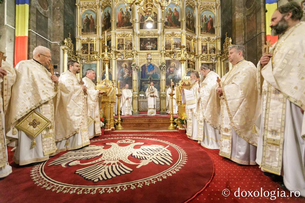 Liturghie arhierească la Catedrala Mitropolitană din Iași  în cinstea Sfinților Trei Ierarhi / Foto: pr. Silviu Cluci