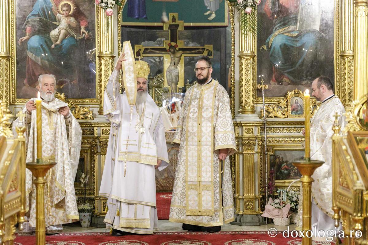 Liturghie arhierească la Catedrala Mitropolitană din Iași  în cinstea Sfinților Trei Ierarhi / Foto: pr. Silviu Cluci